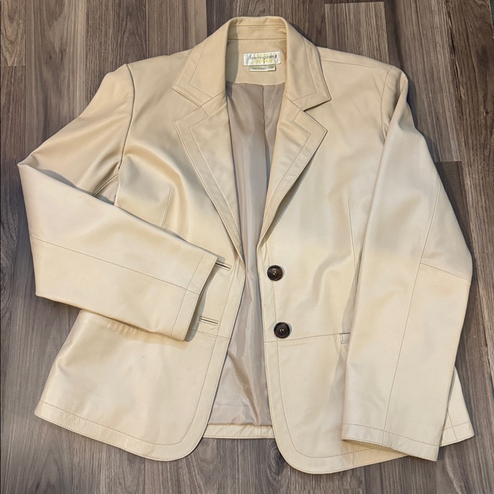 Bloomingdale’s Leather Vintage Cream Pockets Lined Button Up Jacket 14